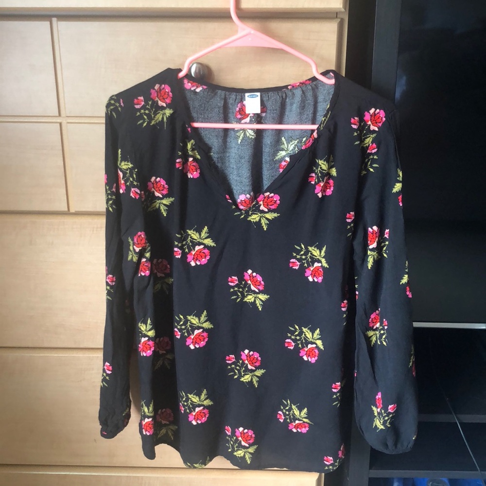 Black/Floral Old Navy 3/4 Sleeve Top